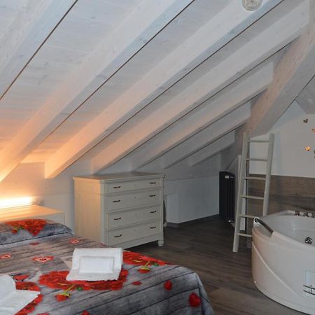 White Suite - Jacuzzi, Swimming Pool & Lake View Lezzeno Exterior photo